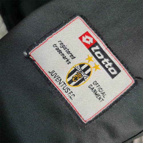 Juventus Away Jersey 01/02 Retro