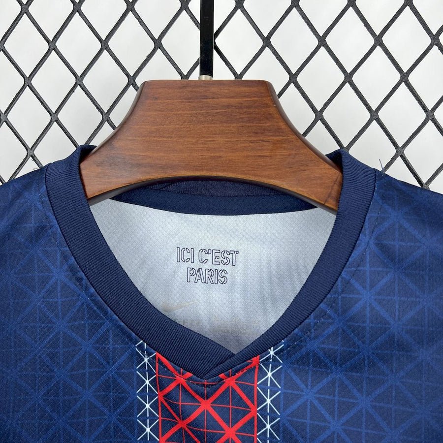 Paris Home 25/26 Kit Kids