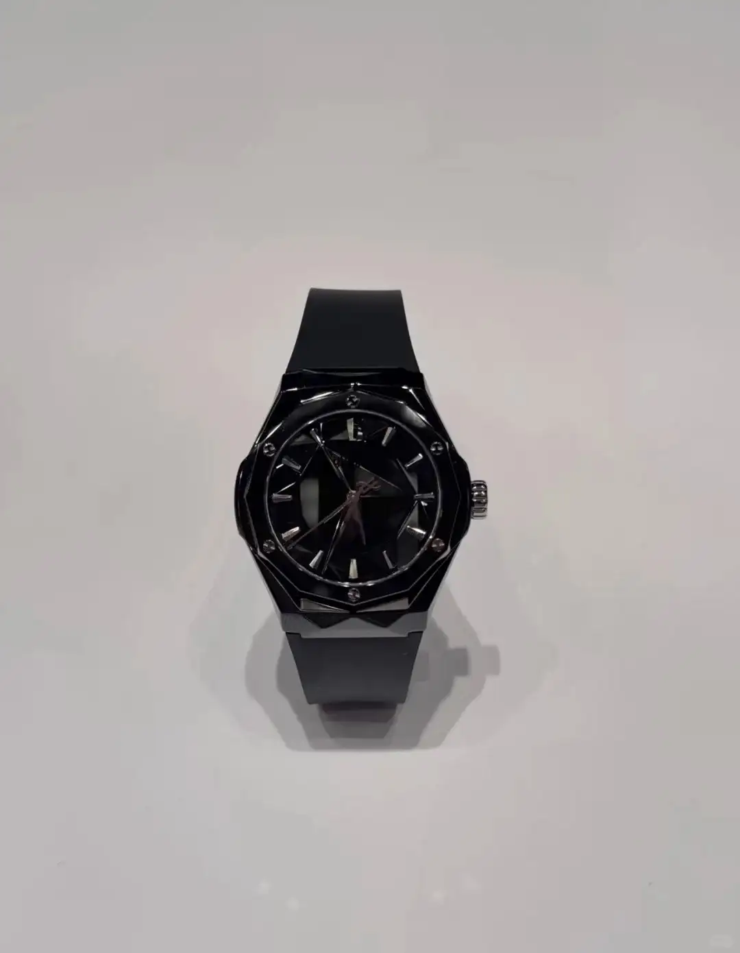 Hublot Classic Fusion Men Automatic Black Rubber Watch 550.CS.1800.RX.ORL21