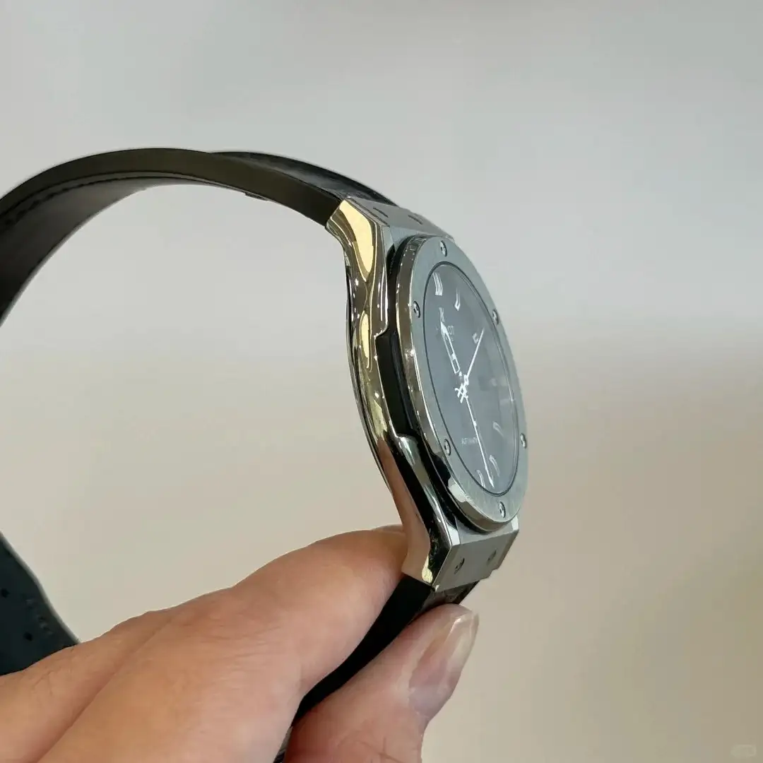 Hublot Classic Fusion Men Automatic Black Alligator Watch 565.NX.1171.LR