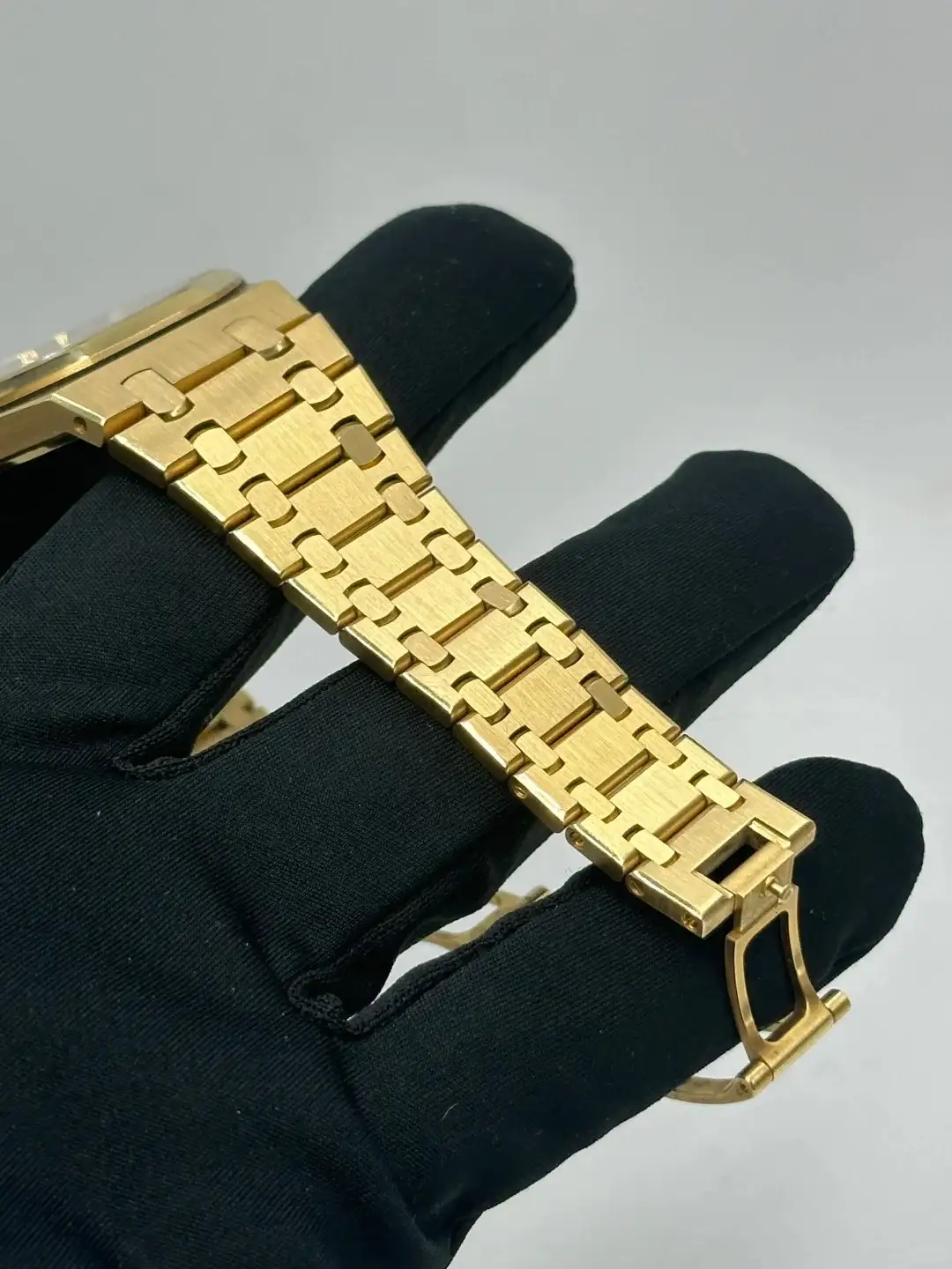 Audemars Piguet Royal Oak Jumbo Extra-Thin Gold 15202BA.OO.1240BA.02