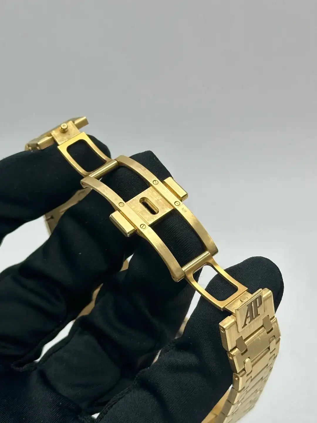 Audemars Piguet Royal Oak Jumbo Extra-Thin Gold 15202BA.OO.1240BA.02