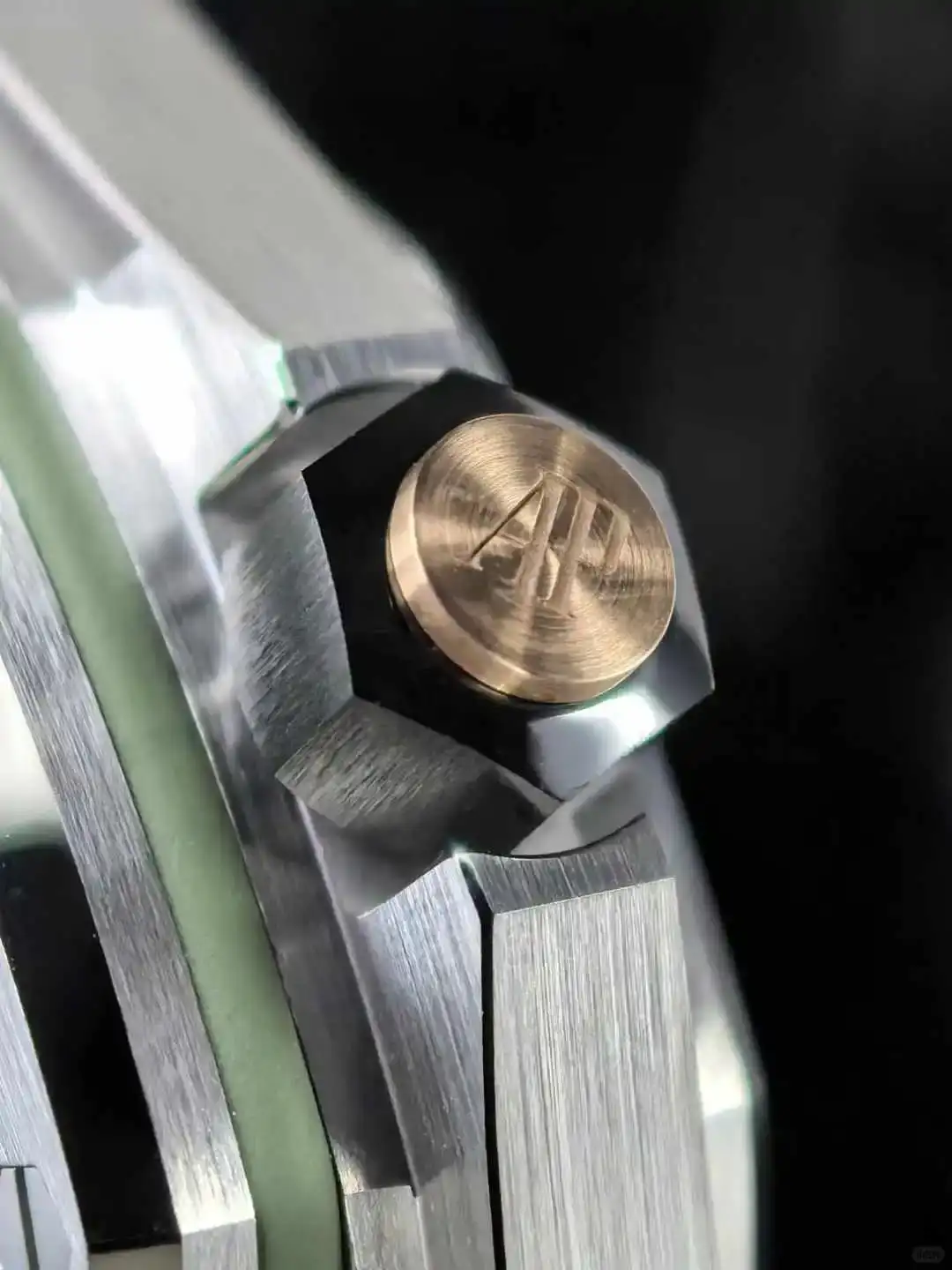 Audemars Piguet Royal Oak Offshore Diver Green 15710ST.OO.A052CA.01