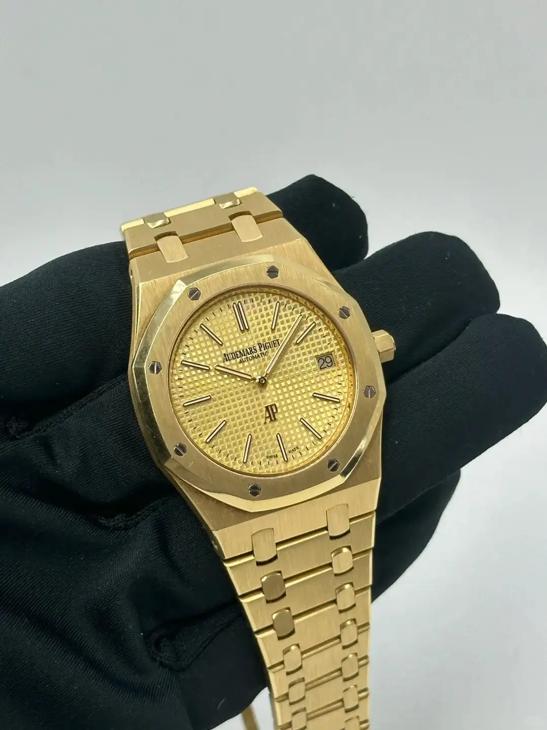 Audemars Piguet Royal Oak Jumbo Extra-Thin Gold 15202BA.OO.1240BA.02