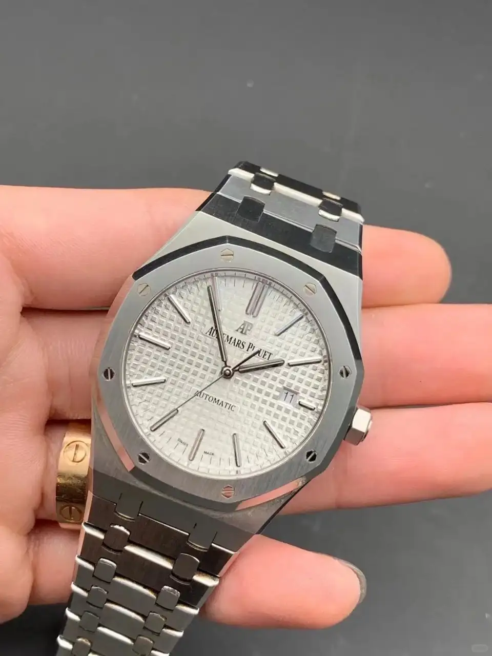 Audemars Piguet Royal Oak Selfwinding Silver 15400ST.OO.1220ST.02