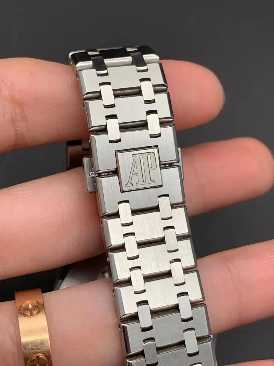 Audemars Piguet Royal Oak Selfwinding Silver 15400ST.OO.1220ST.02