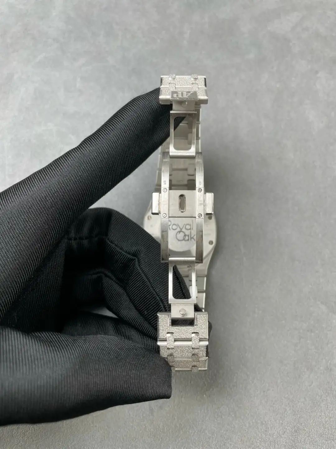 Audemars Piguet Royal Oak Frosted Gold Quartz Black 67653BC.GG.1263BC.02