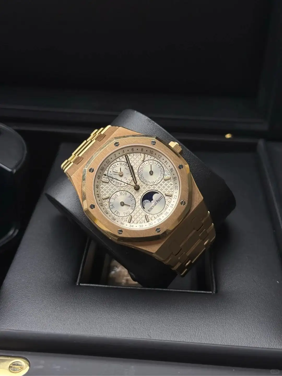 Audemars Piguet Royal Oak Perpetual Calendar Silver 26574OR.OO.1220OR.01