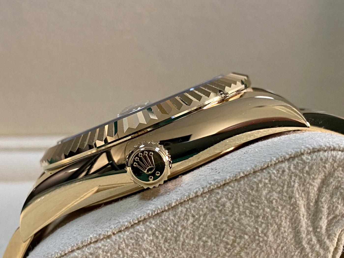 Superclone Rolex Sky-Dweller 42 mm Champagne Dial 336938