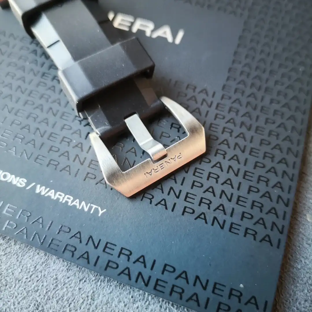 Panerai Submersible Men Automatic White Rubber Watch PAM01223