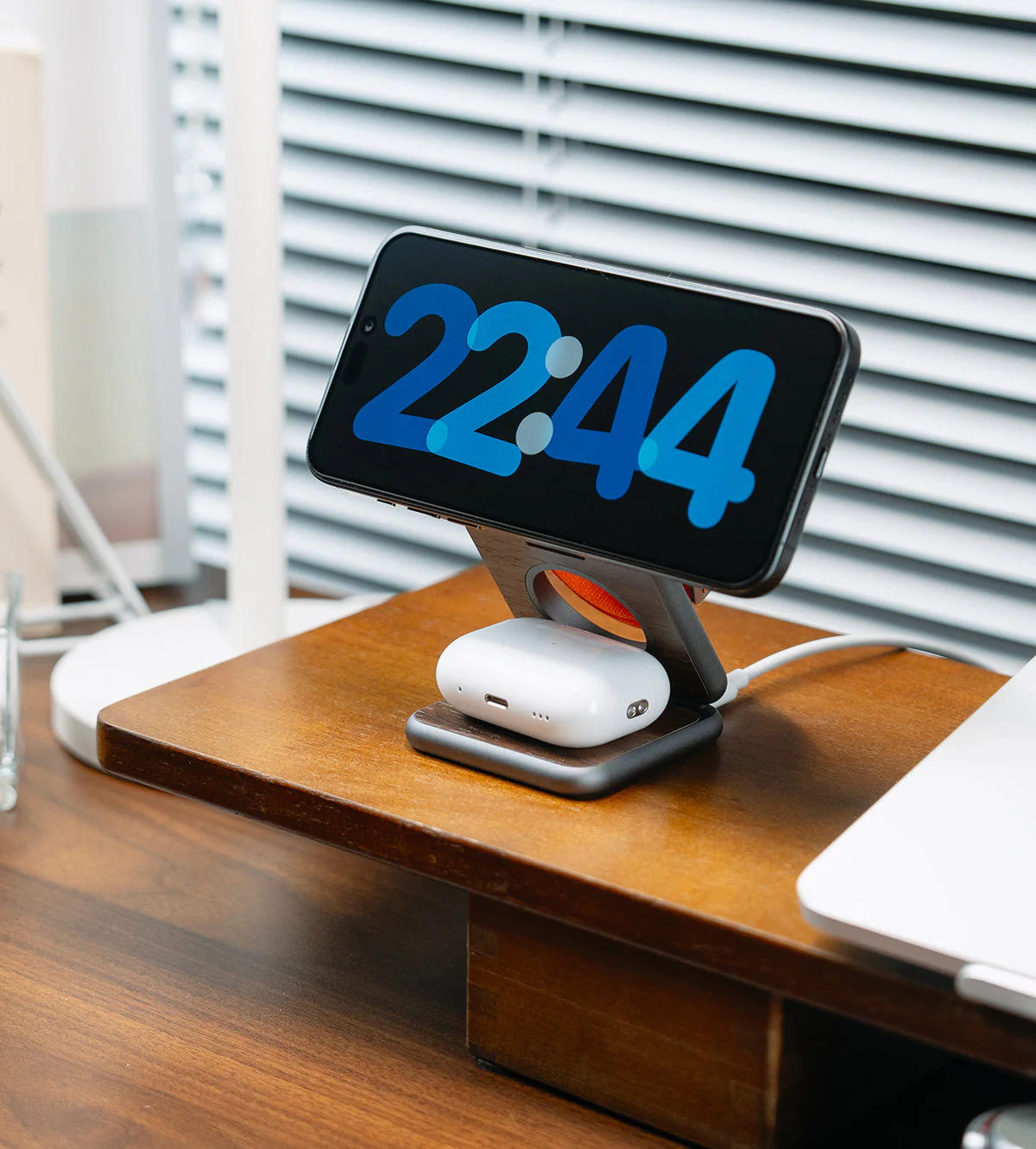 KUXIU X40 Pro 3-in-1 MagSafe Foldable Charging Stand - Wood Grain Edition