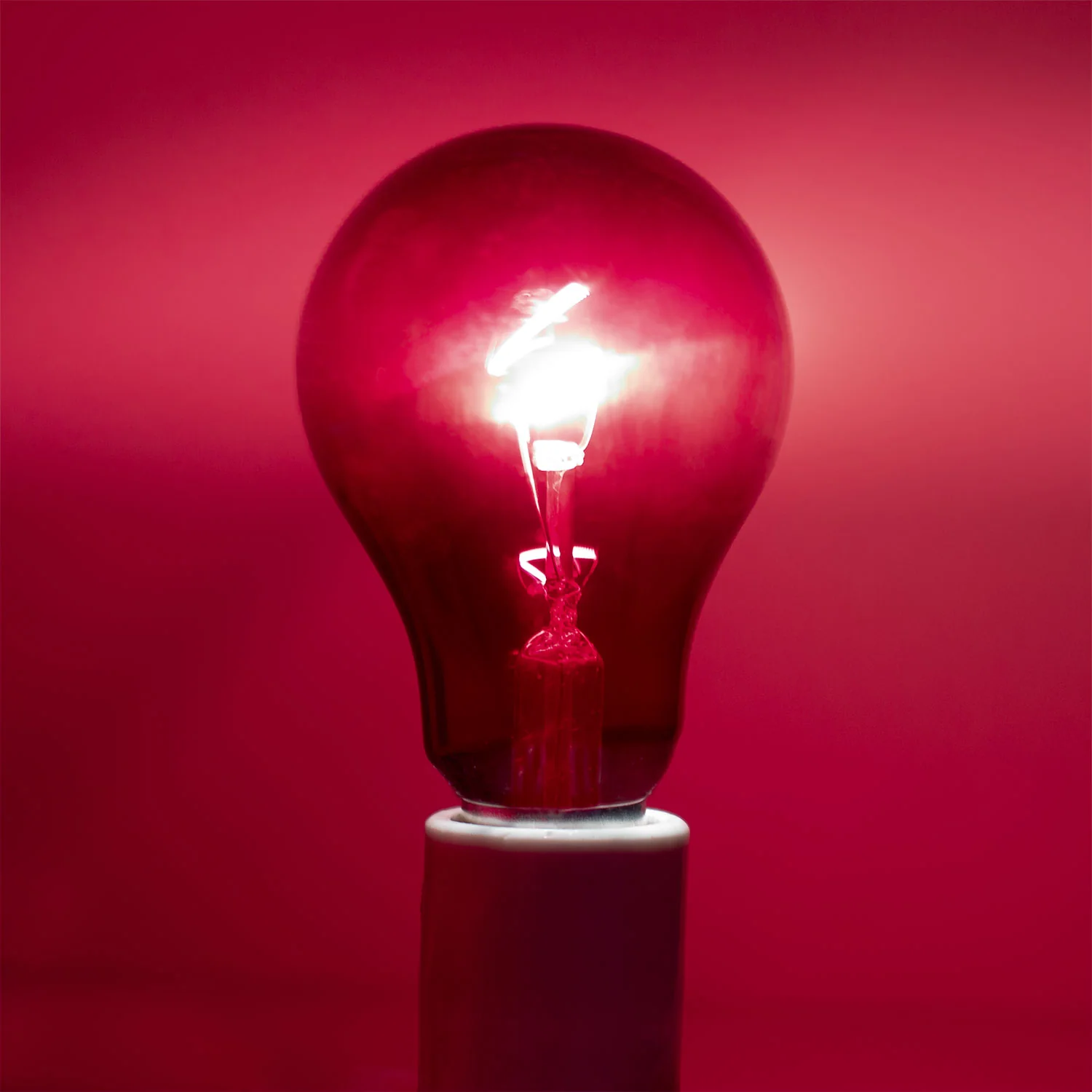 Chromalux® Unwind™ Red Incandescent Light Bulb For Sleep