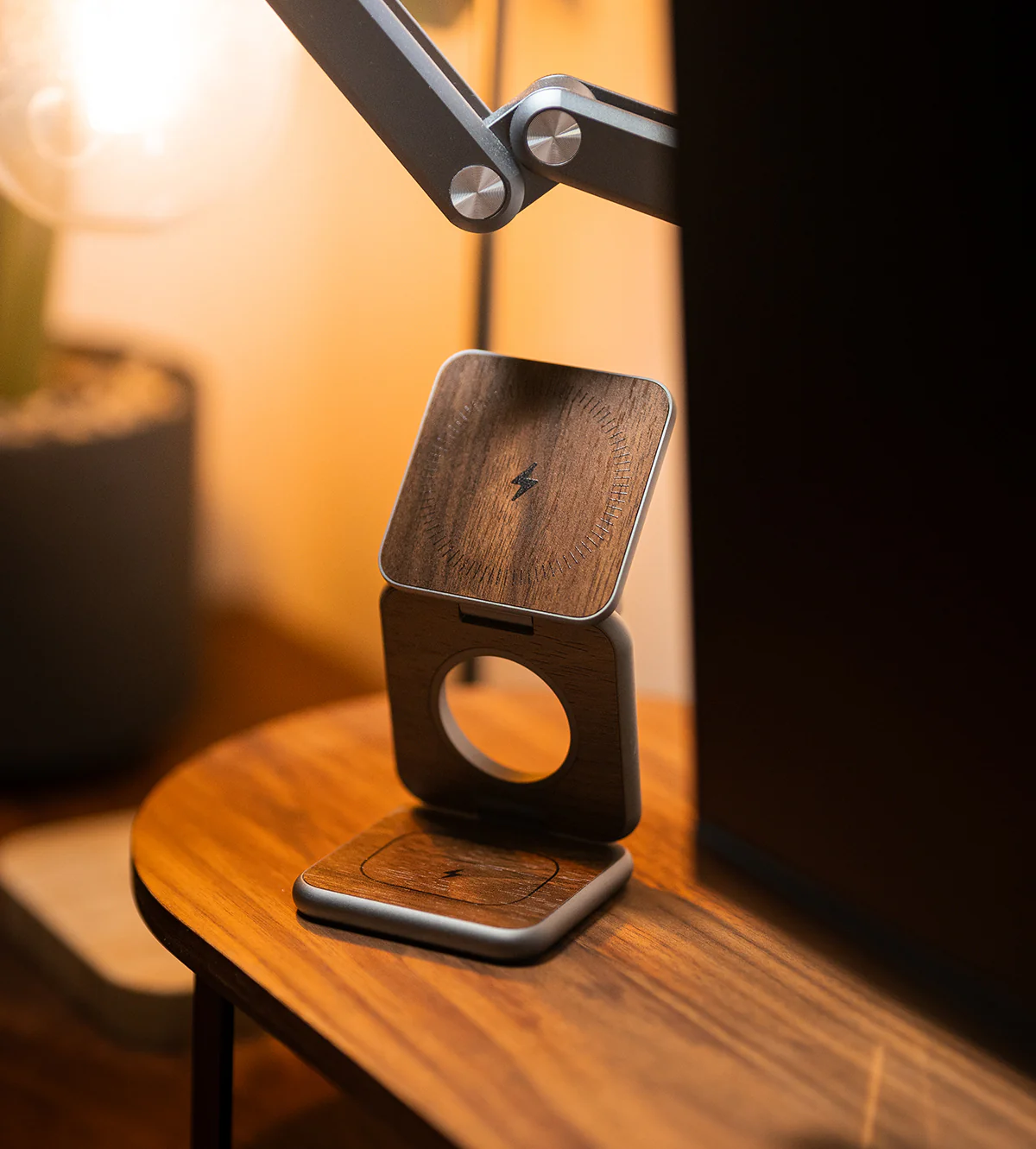 KUXIU X40 Pro 3-in-1 MagSafe Foldable Charging Stand - Wood Grain Edition