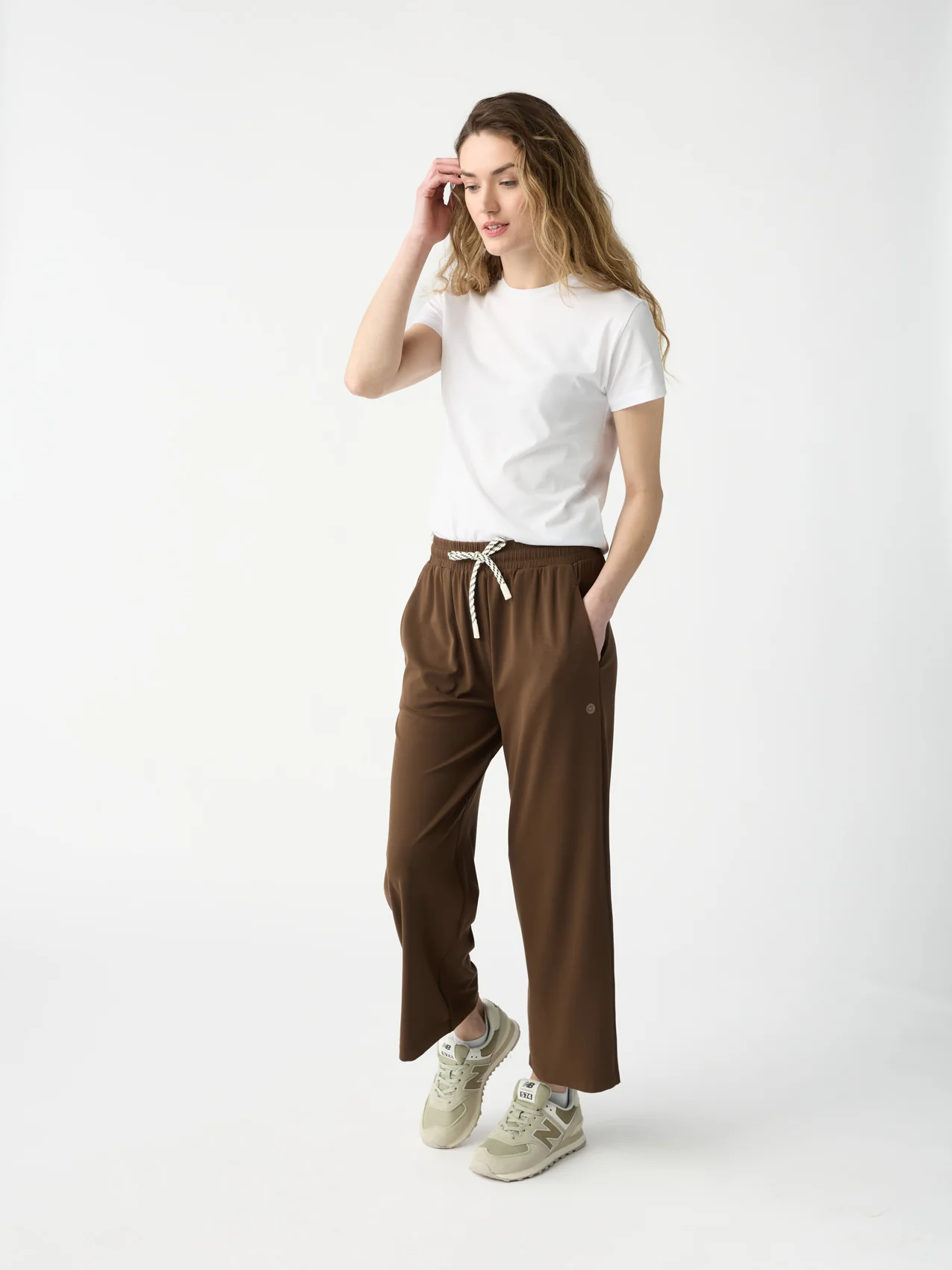 Women's Studio Cropped Wide Leg Pant