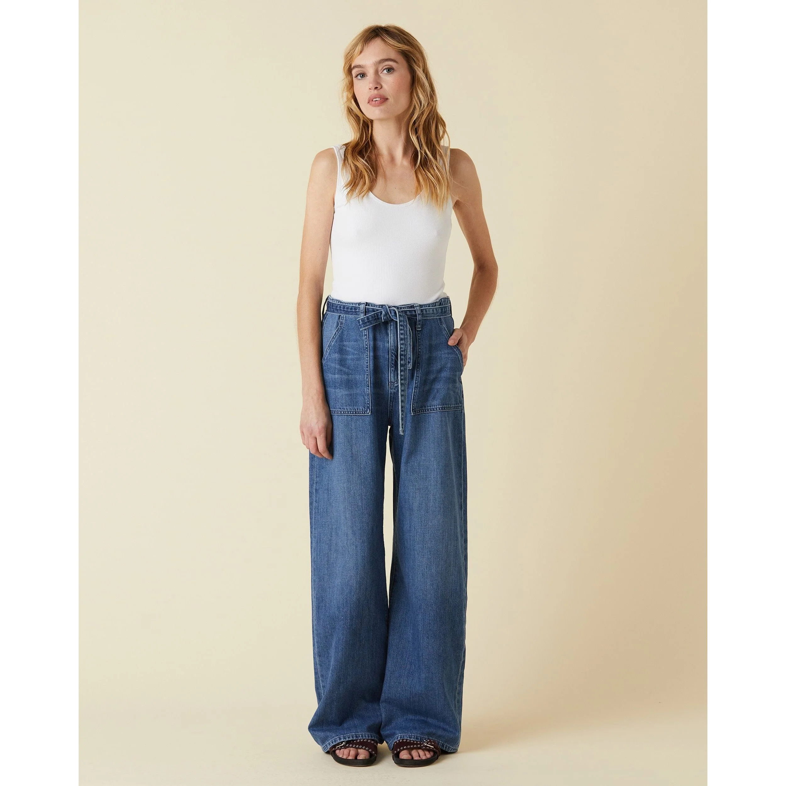 Rory Relaxed Barrel Cascade