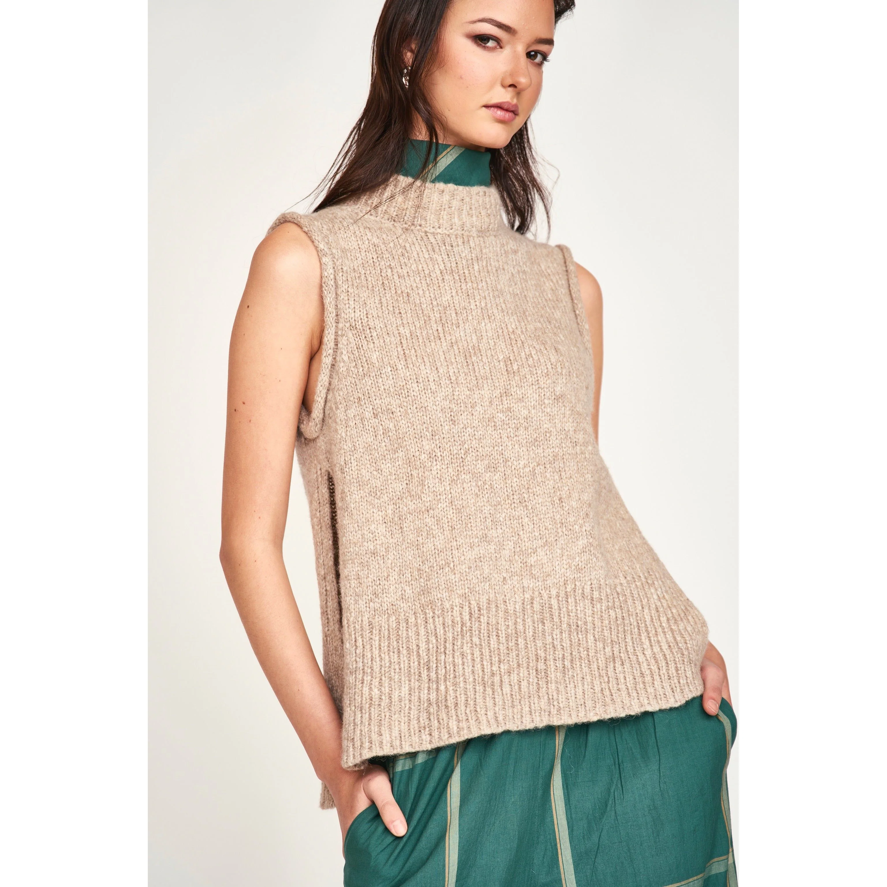 Aspen Open Side Vest in Camel