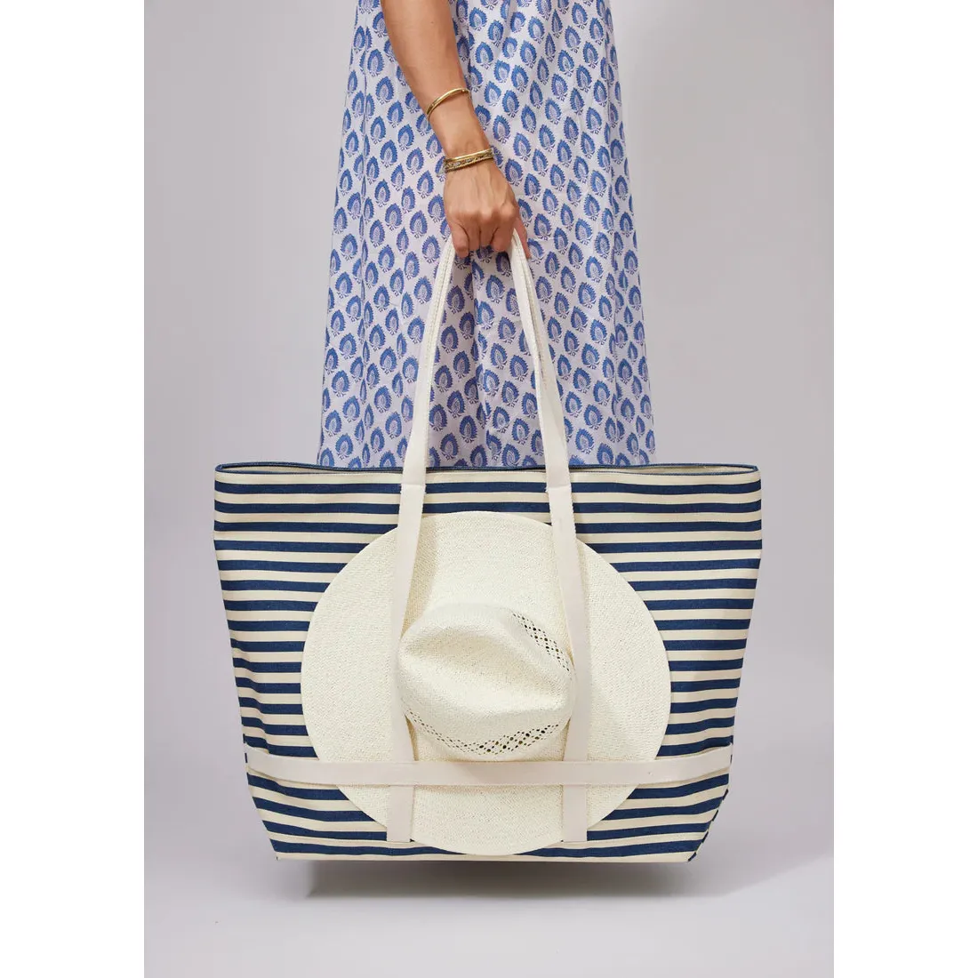 Sunhat Sized Traveler Tote Navy Stripe