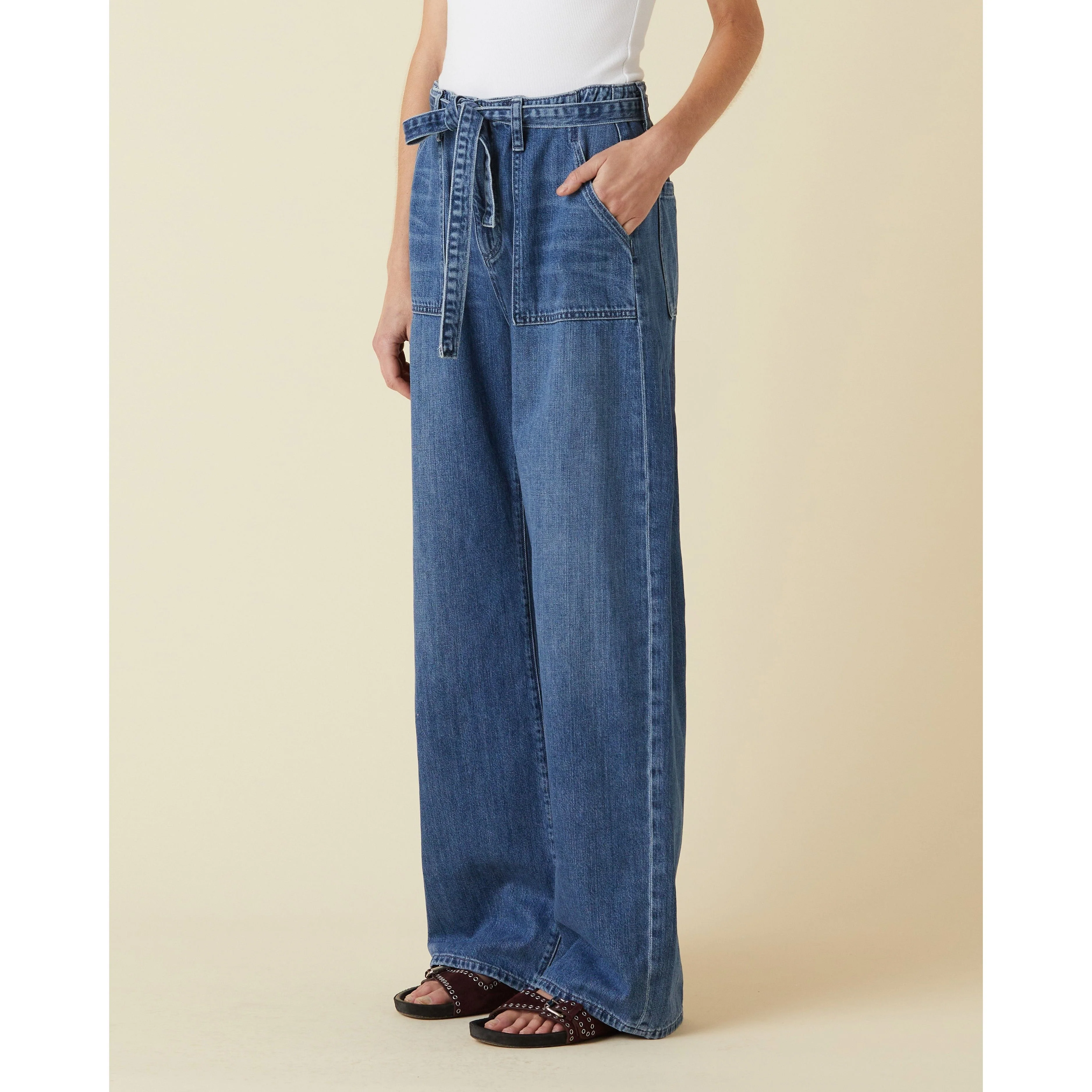 Rory Relaxed Barrel Cascade