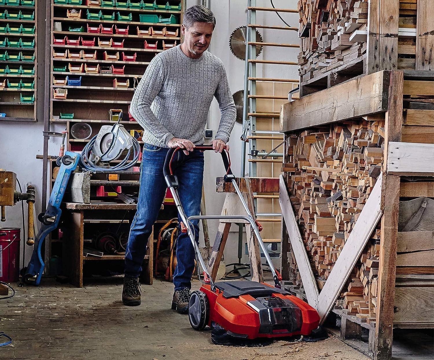 Einhell Akku-Kehrmaschine TE-SW 18/610 Li-Solo Power X-Change (18 V, Li-Ion, 20 L Schmutzbehlter, 61 cm Arbeitsbreite, Parkposition, verstellbarer Lenker, abnehmbare Lippe, Ein-und Ausschalter), Rot