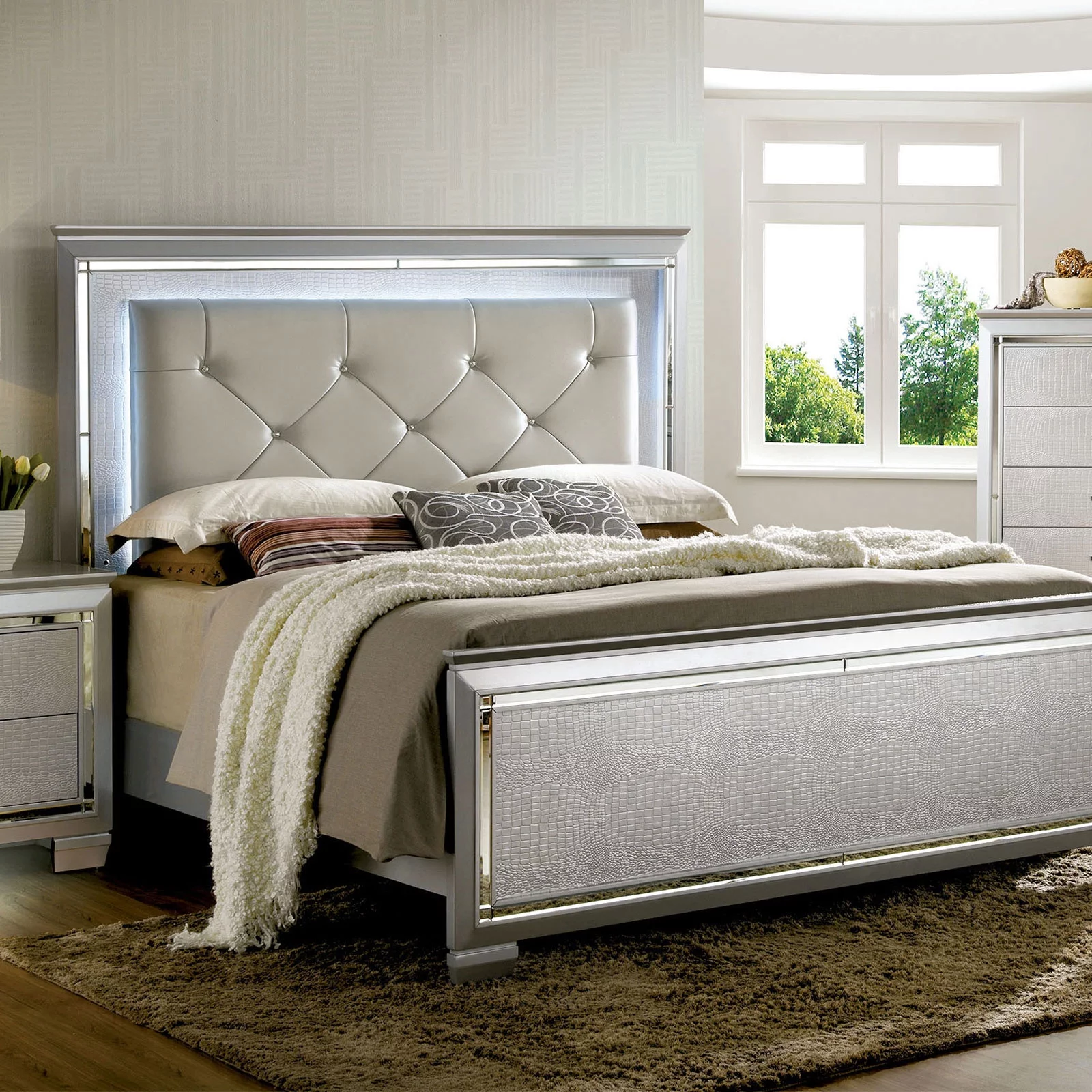 Contemporary Bellanova 1pc Queen Size Bed Bedroom Furniture Leatherette Tufted HB w LED Silver Texture Bedframe