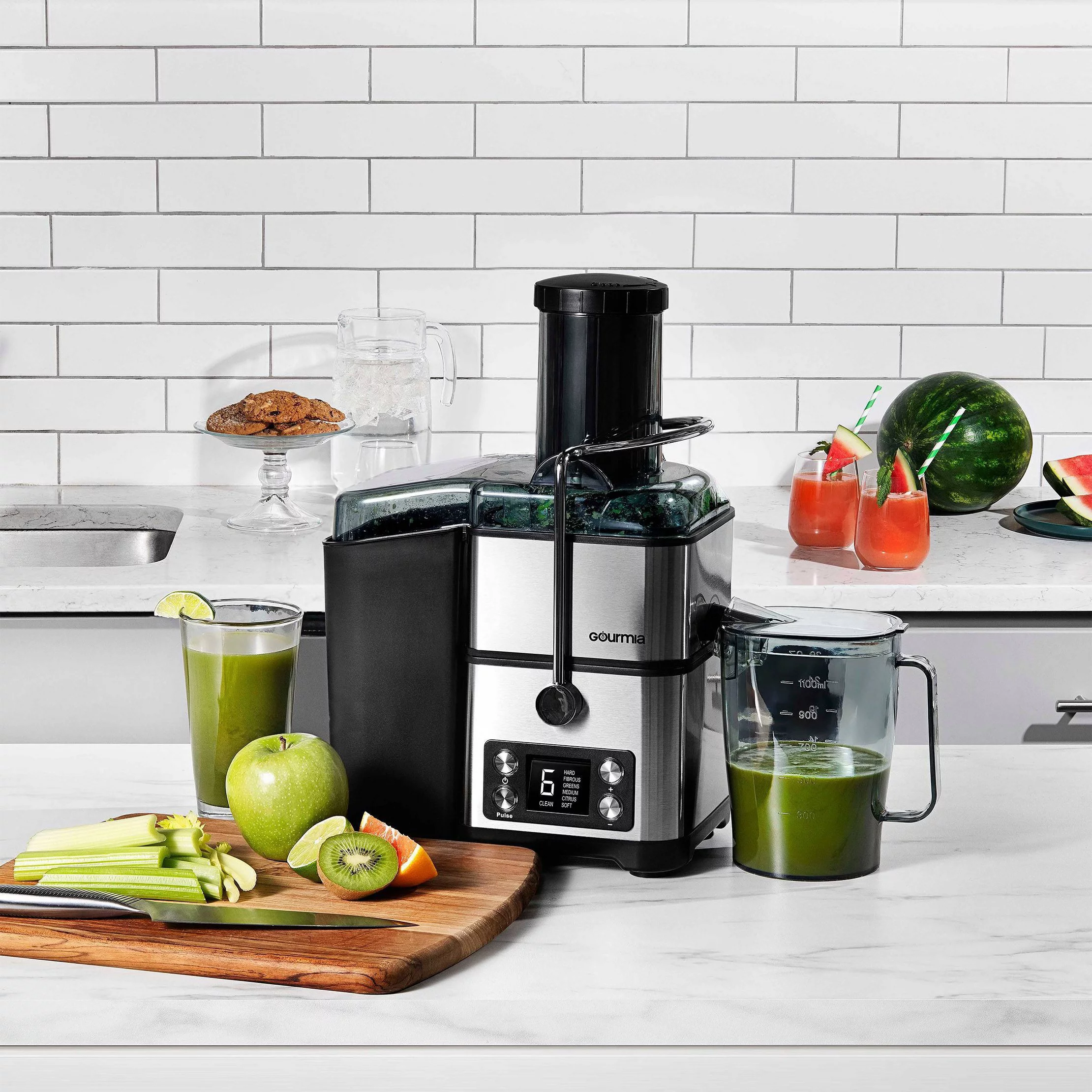 6 Speed Big Mouth Extraction Digital Juicer with Self-Cleaning Cycle