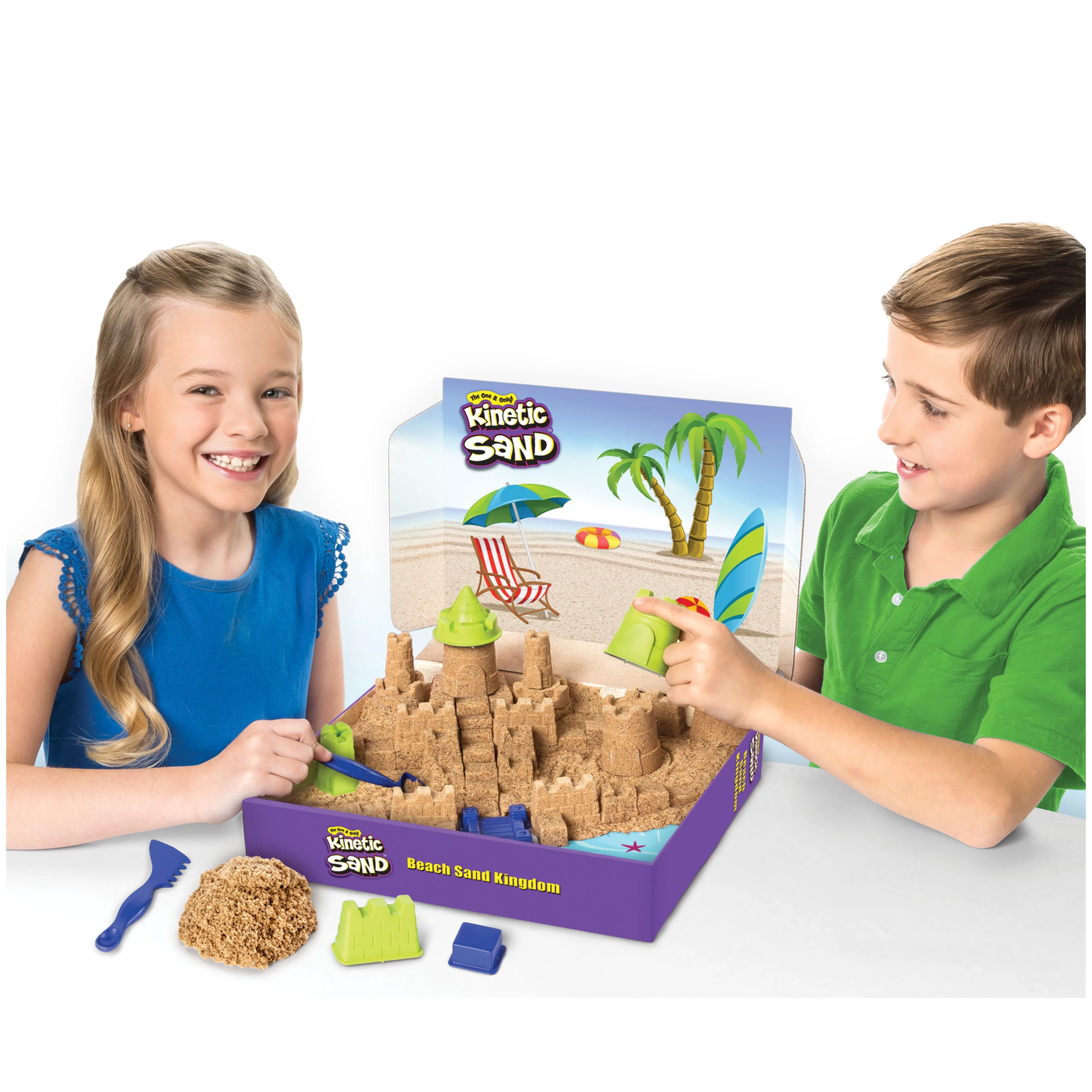 Kinetic Sand Beach Sand Kingdom Playset with 3lbs of Beach Sand, includes Molds and Tools, Play Sand Sensory Toys for Kids Ages 3 and up