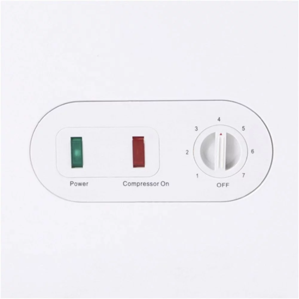 Kratos Refrigeration 69K-748HC Solid Top Chest Freezer - 29 3/4