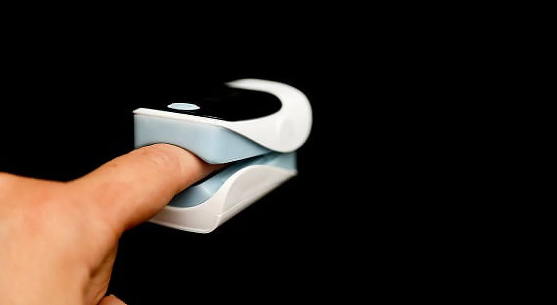 CETUS Pulse Oximeter Blood Oxygen Saturation Monitor (SpO2) with Pulse Rate Measurements and Pulse Bar Graph - Lightweight & Portable Digital Reading LED Display