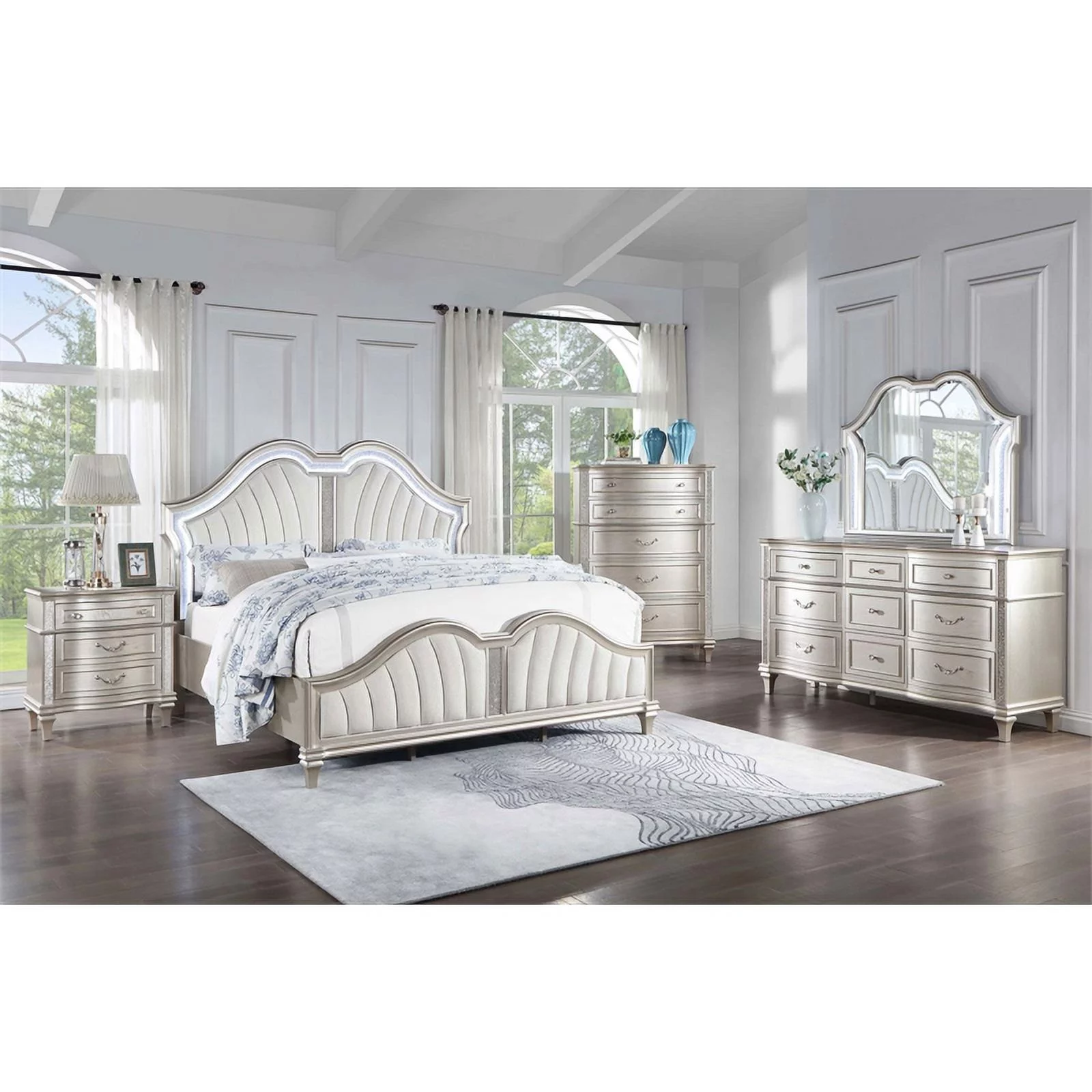 Maklaine 5-piece Wood Eastern King Bedroom Set Ivory and Silver Oak