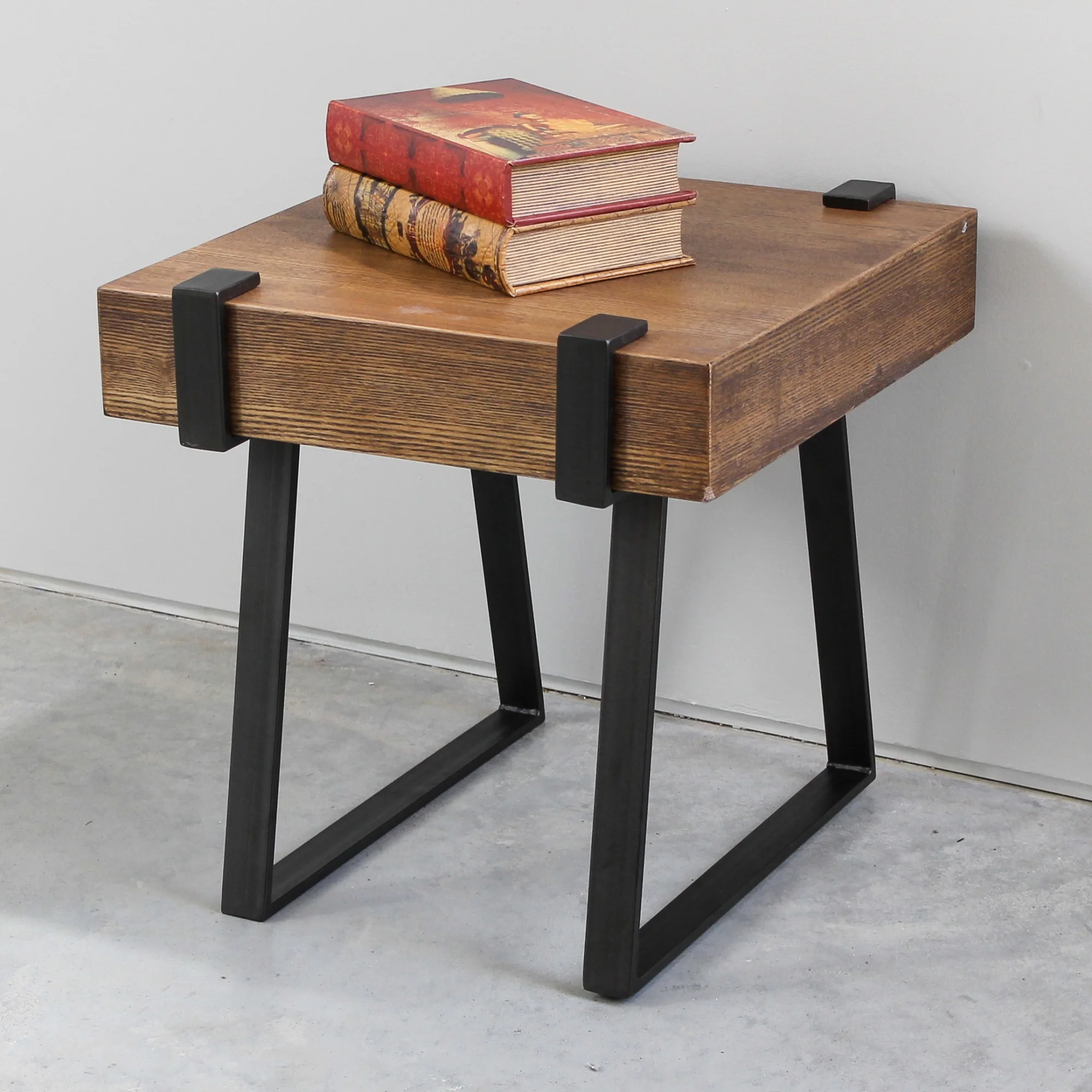 Hamburg Contemporary Contemporary MDF/Metal End Table -Canyon Oak Wood Veneer