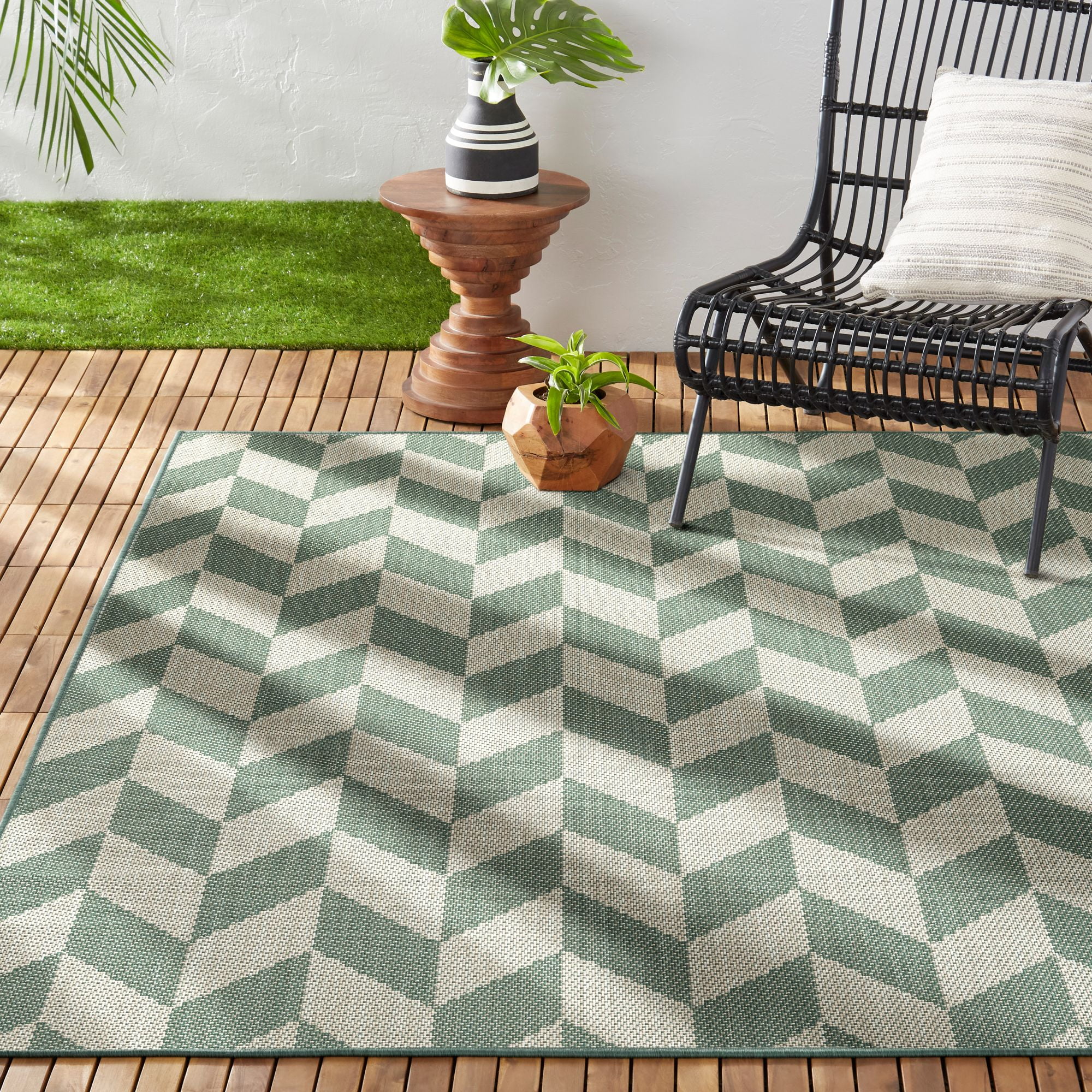 Nicole Miller New York Patio Country Calla Contemporary Herringbone Indoor/Outdoor Area Rug, Beige/Green, 5'2