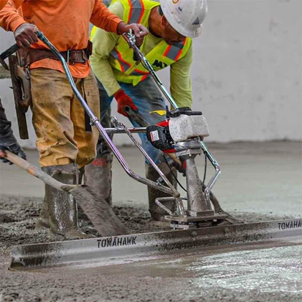 Tomahawk Power TVSA-H+TSB6-P 1.8 HP GX35 Honda Powered 6 Foot Blade Screed Tool