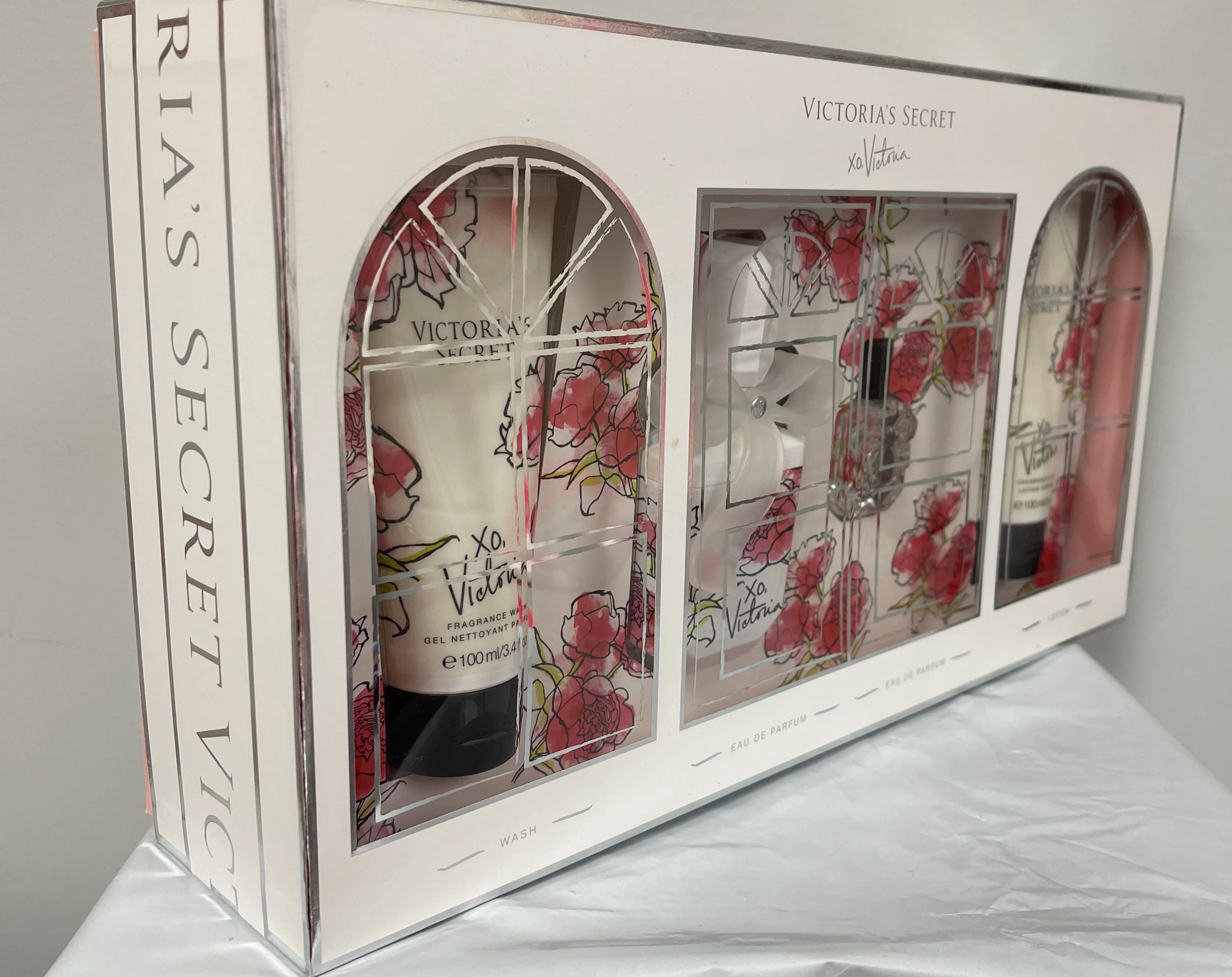 Victoria's Secret XO Victoria Gift Set Eau De Parfum Perfume Fragrance Lotion Fragrance Wash Gel Plus Travel Size