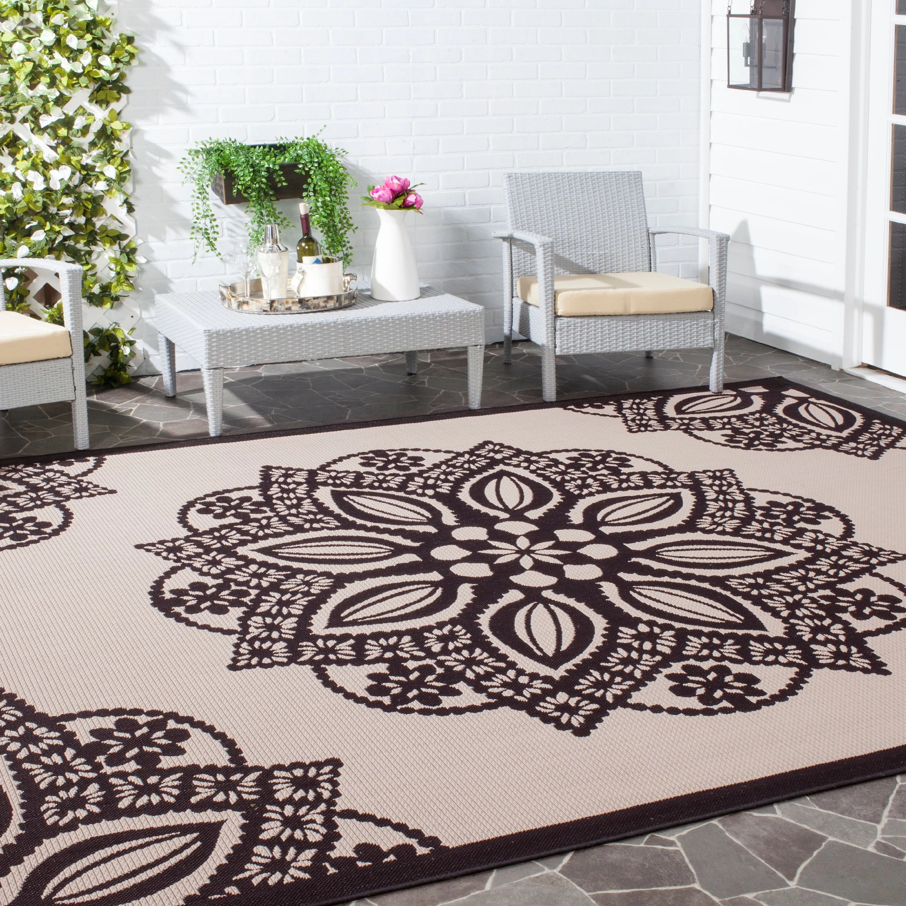 Safavieh Courtyard Millicent Medallion Indoor/Outdoor Area Rug, 5'3