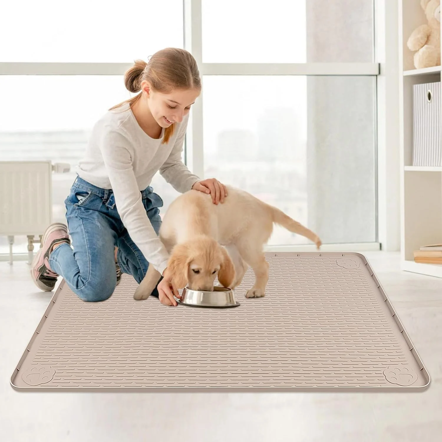 Extra Large Silicone Pet Feeding Mat with Raised Edge, Non-Slip, Easy to Clean, Floor Protection (Khaki)