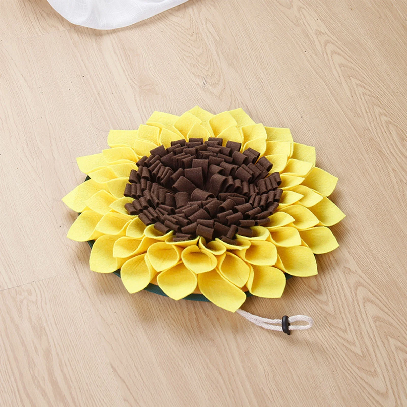 Dog Foraging Feeding Pad Sunflower Shape Treat Training Mat Boring Breakers for Rabbits Guinea-Pigs