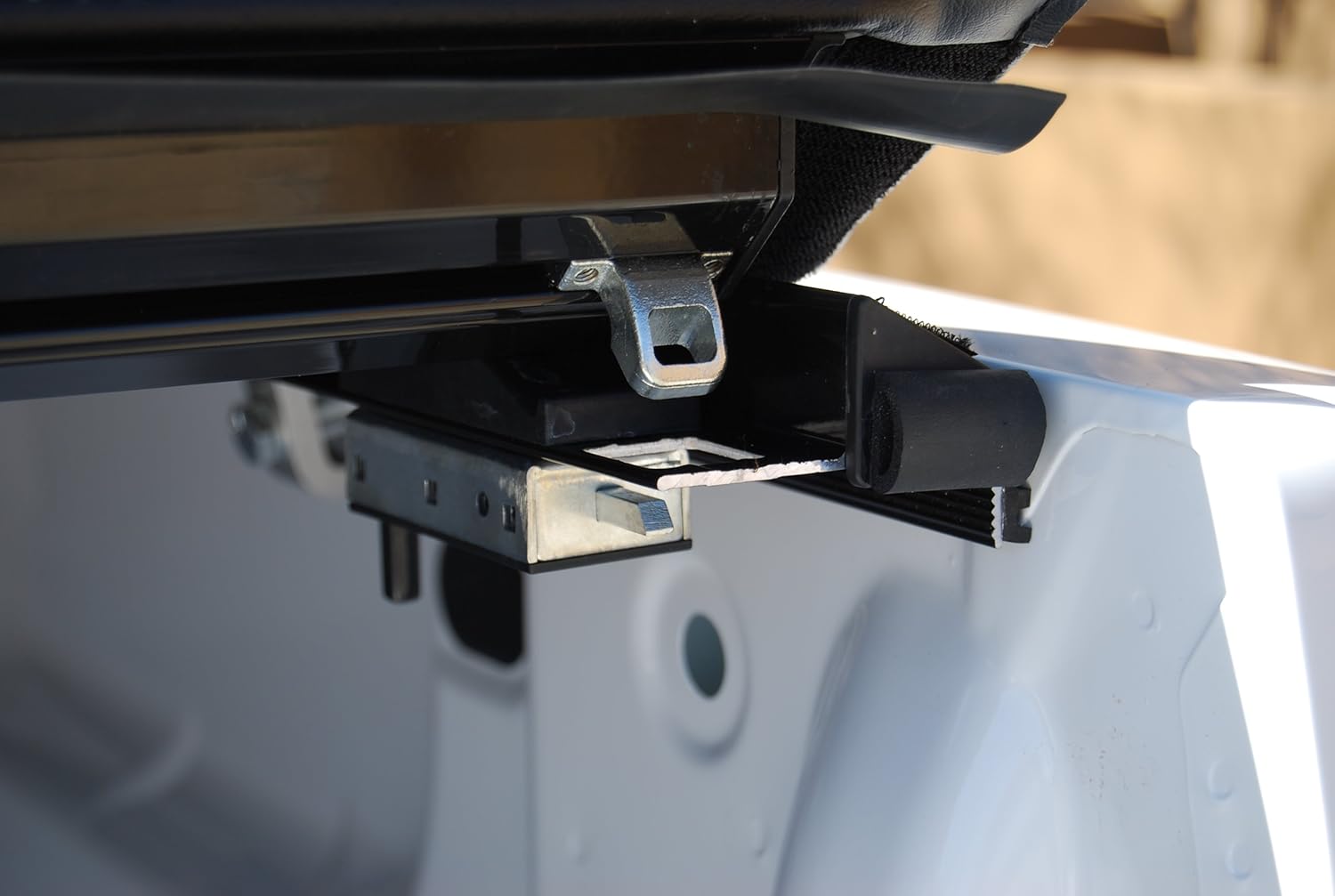 Tonno Pro Lo Roll, Soft Roll-up Truck Bed Tonneau Cover | LR-1005 | Fits 1988 - 1999 Chevy/GMC Silverado/Sierra 1500 Classic 6' 6