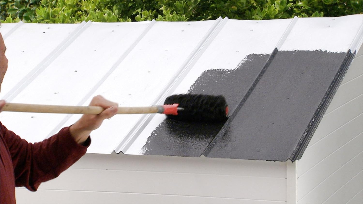 Flex Seal Liquid, Liquid Rubber Coating Sealant, Waterproof, Flexible, Breathable, and UV Resistant, Roof Repair, Basements, RV, Campers, Trailers, Marine, EPDM, Masonry, 1 Gallon, Black