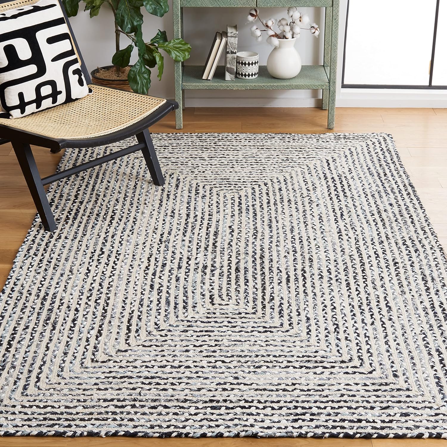Safavieh Braided Collection Area Rug - 6' Square, Black & Navy, Handmade Farmhouse Cotton, Ideal for High Traffic Areas in Living Room, Bedroom (BRD260N)