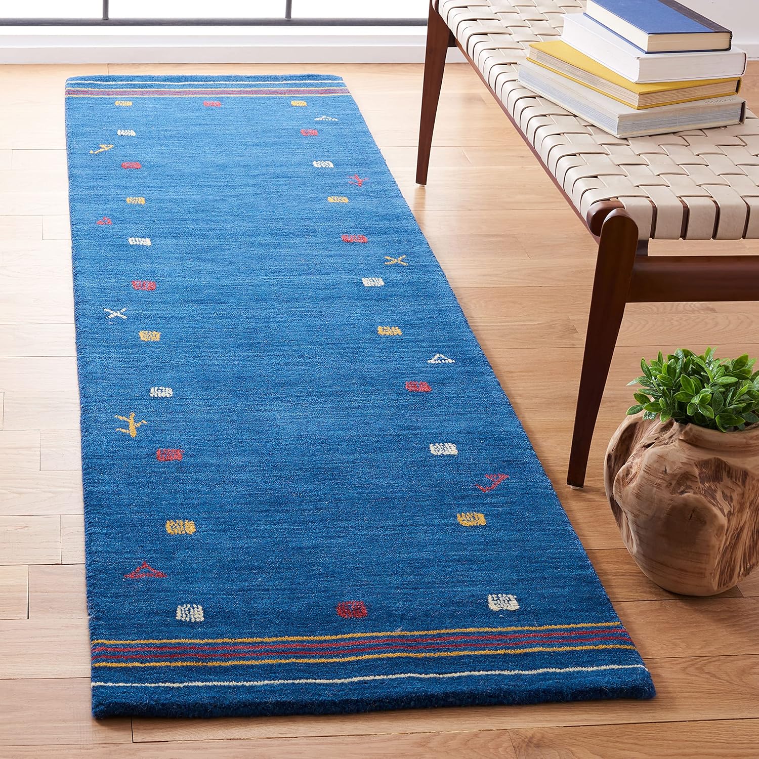 SAFAVIEH Himalaya Collection Runner Rug - 2'3
