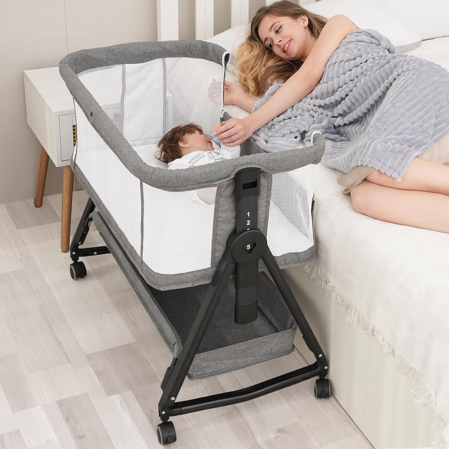 3 in 1 Baby Bassinet Bedside Sleeper for Baby,Bedside Cribs with Storage Basket and Wheels for Newborn, Easy Folding Bassinet for Baby and Safe Co-Sleeping,Adjustable Portable Bassinet(Grey)