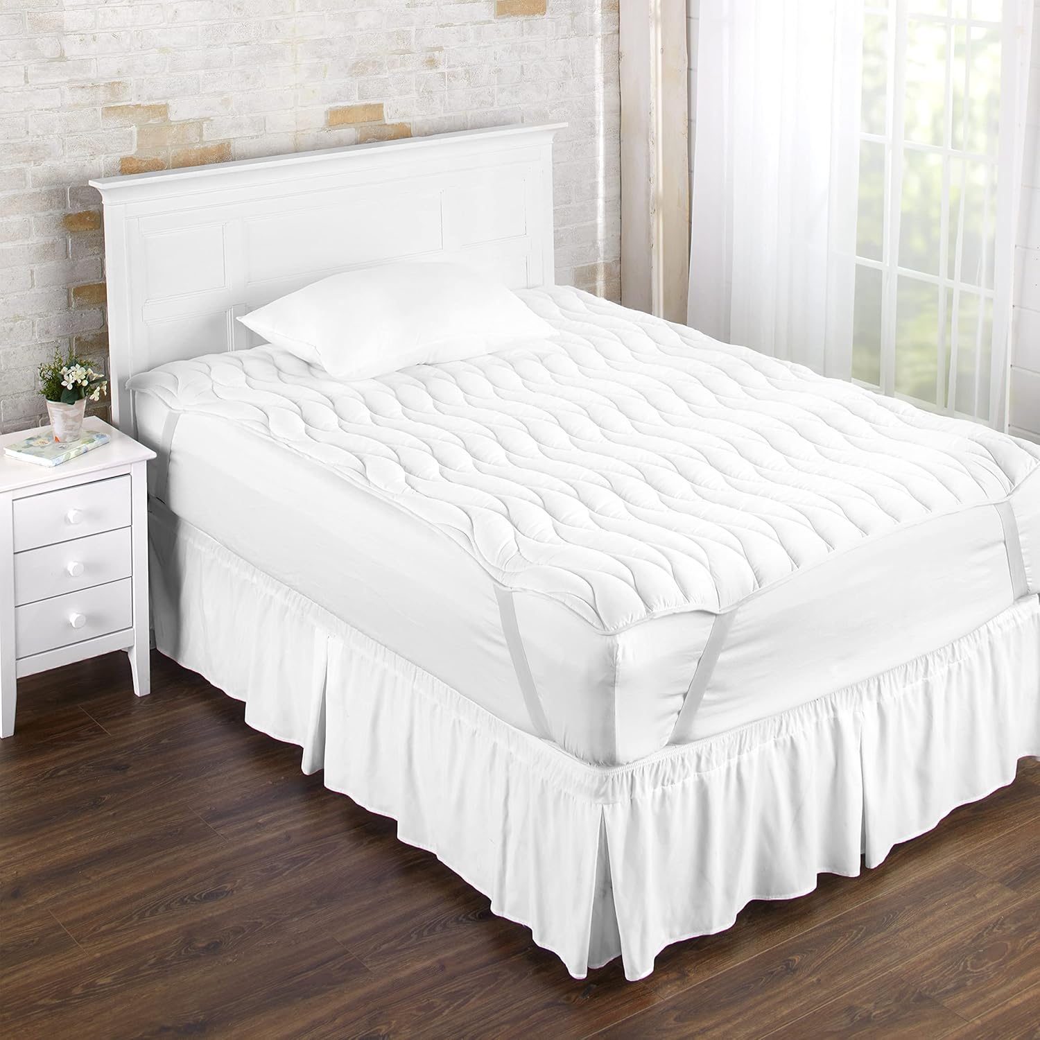 The Lakeside Collection Plush White Mattress Topper - Mattress Protector with Added Comfort to Mattress - Full