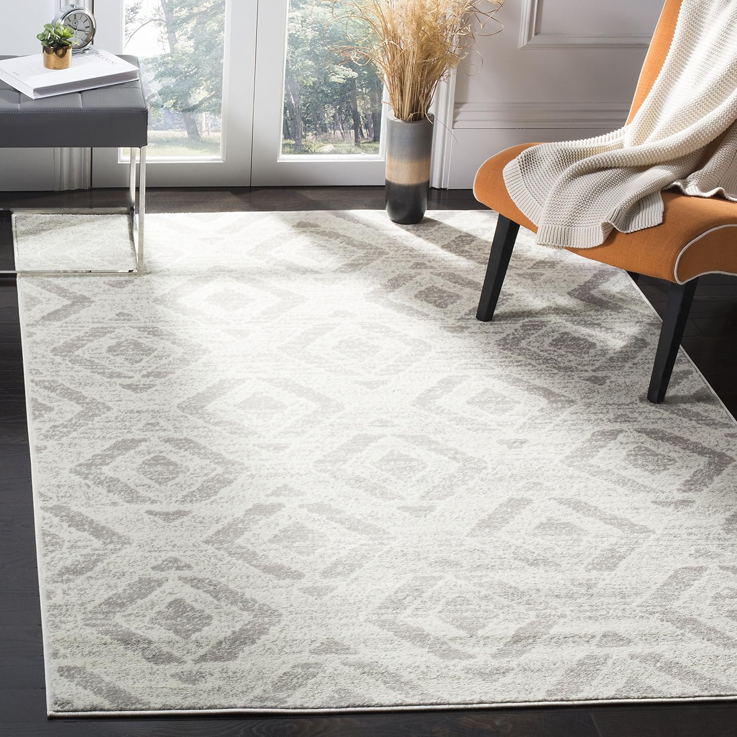 SAFAVIEH Skyler Collection 3' x 5' Ivory/Grey SKY190H Boho Diamond Distressed Non-Shedding Living Room Bedroom Accent Rug