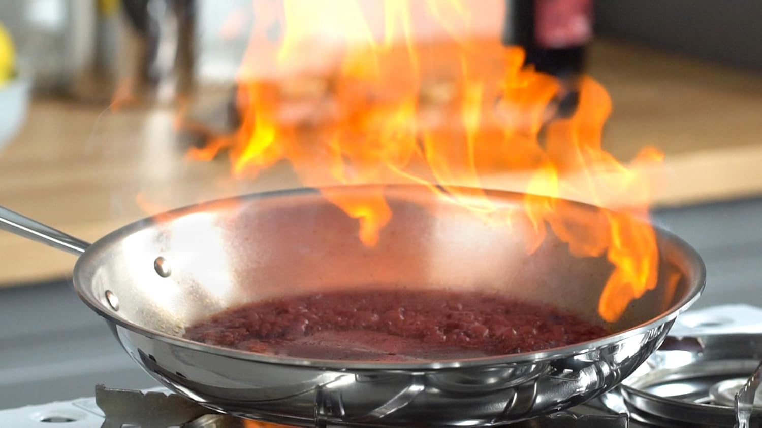 All-Clad D3 Fry Lid, 10 Inch Pan, Dishwasher Safe Stainless Steel Cookware, Silver, 10-Inch & Stainless Steel Tri-Ply Bonded Dishwasher Safe Sauce Pan with Lid, Cookware, 3-Quart, Silver