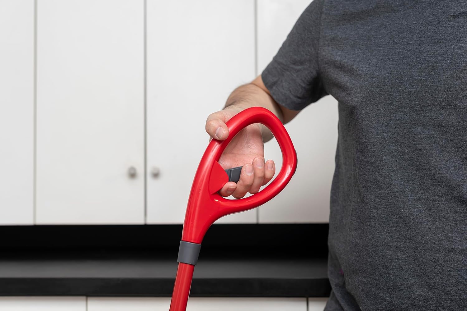 O-Cedar ProMist MAX Microfiber Spray Mop with 4 Extra Refills, Red