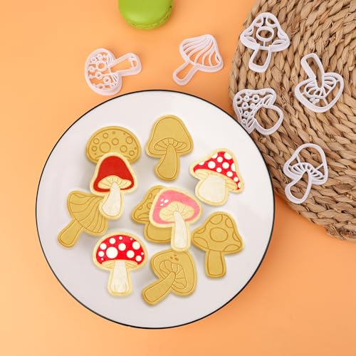 Outer Space Cookie Cutters - Cartoon Astronaut Design Cookie Cutters 3D Spaceship Satellite Moon Alien Pattern Elements 8 PCS Cookie Mlods for Kitchen Baking Biscuit Fondant Cheese Baking