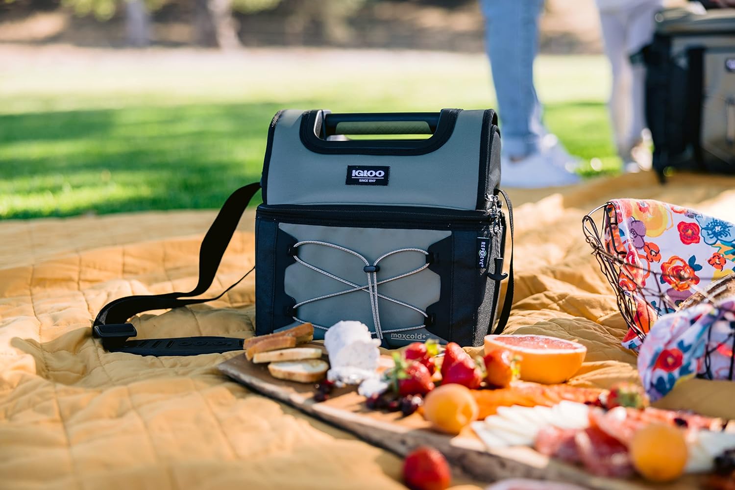 Igloo Gripper Maxcold Insulated 16-can Lunch Bag Cooler-Gray