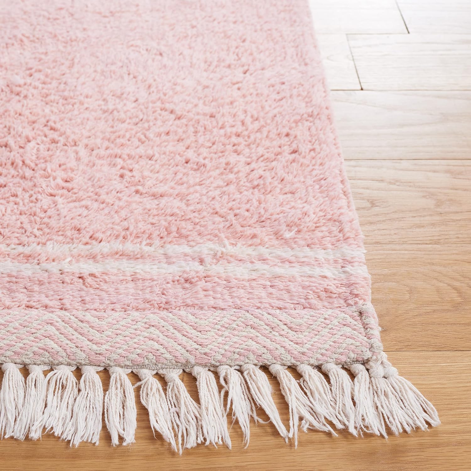 SAFAVIEH Easy Care Collection Area Rug - 6' Square, Pink & Ivory, Handmade Tassel, Machine Washable Ideal for High Traffic Areas in Living Room, Bedroom (ECR211U)