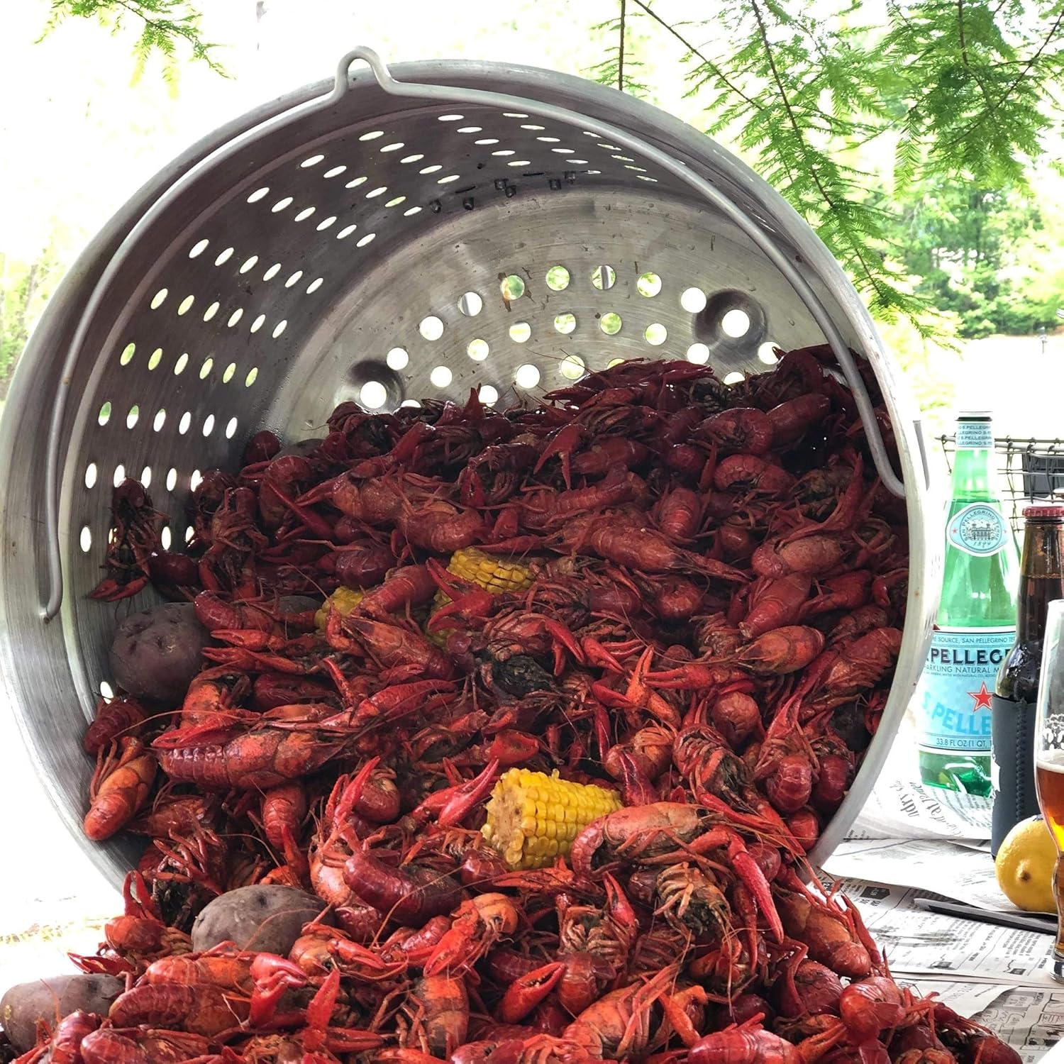 Bayou Classic 1124 24-qt Stainless Stockpot w/Lid And Basket Includes Vented Lid Perforated Stainless Steel Basket Perfect For Steaming Boiling and Frying