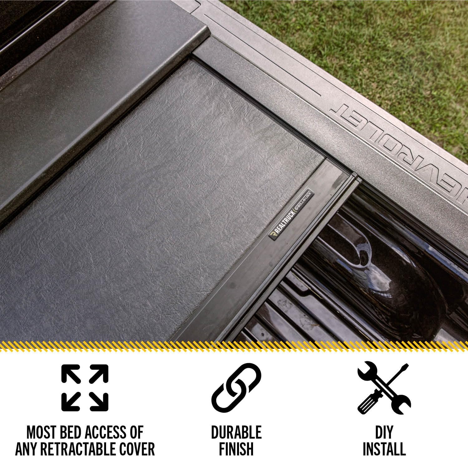 RealTruck Roll-N-Lock M-Series Retractable Truck Bed Tonneau Cover | LG200M | Fits 2023 - 2024 Chevy/GMC Silverado/Sierra 6' 6